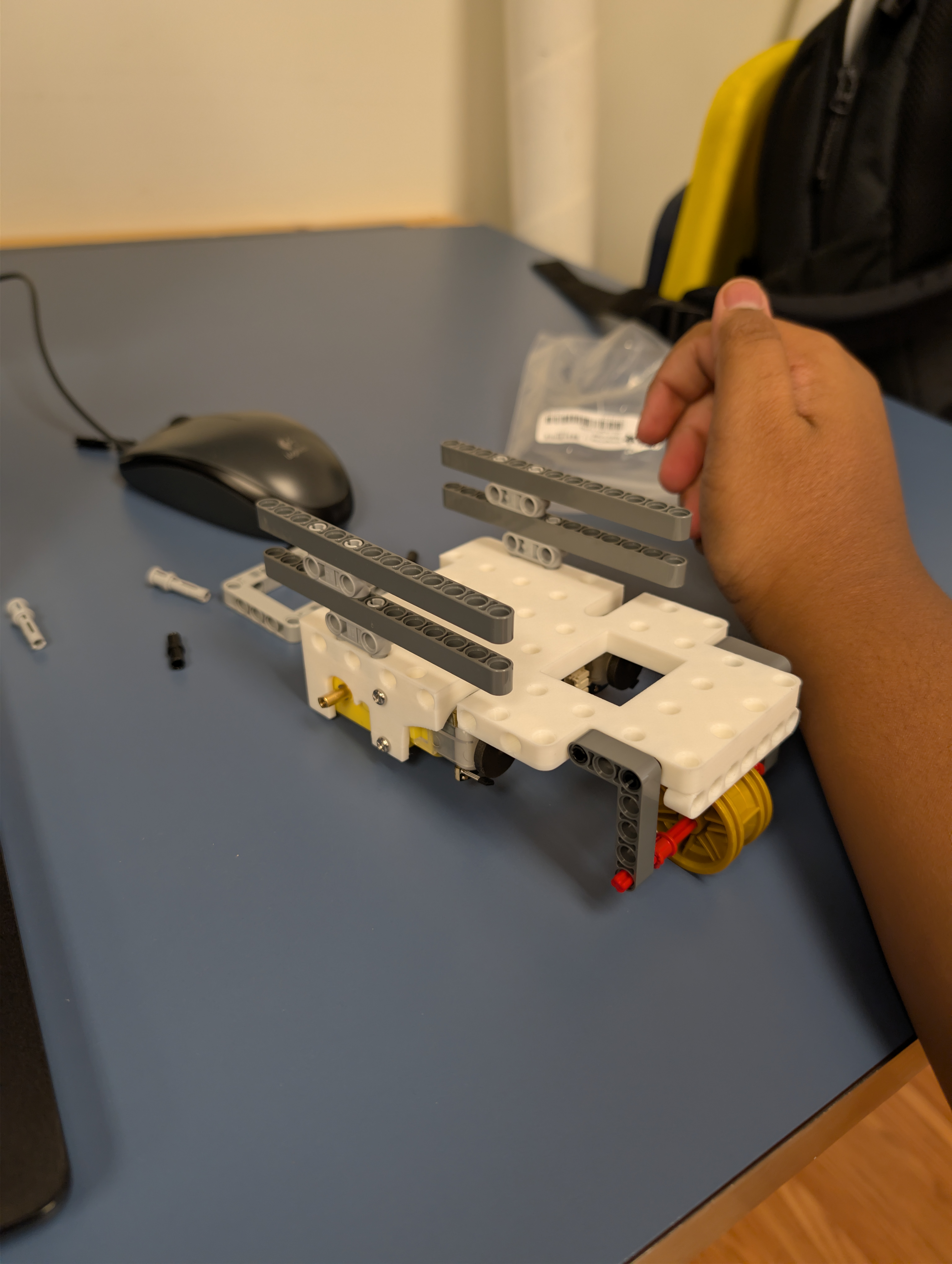 Raspberry Pi Battle Robot - Gallery Image 1